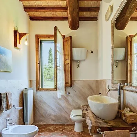 Agriturismo Lunadoro Farm stay *